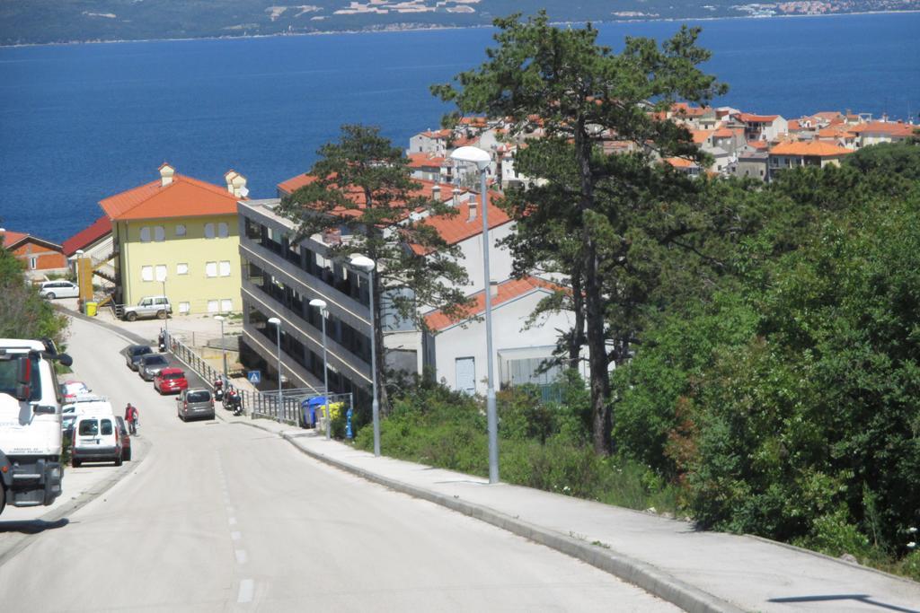 Apartman Leona Apartment Vrbnik Exterior photo